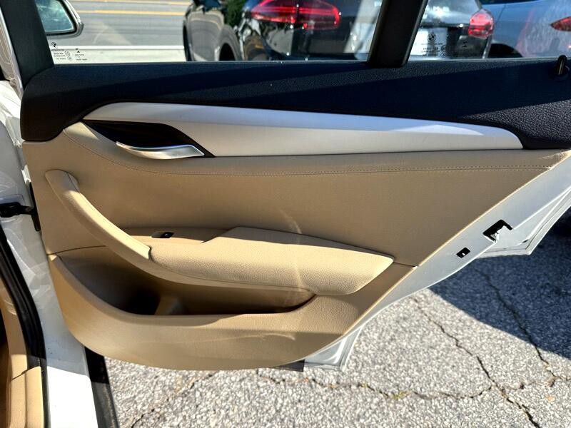 2015 BMW X1 Image 21