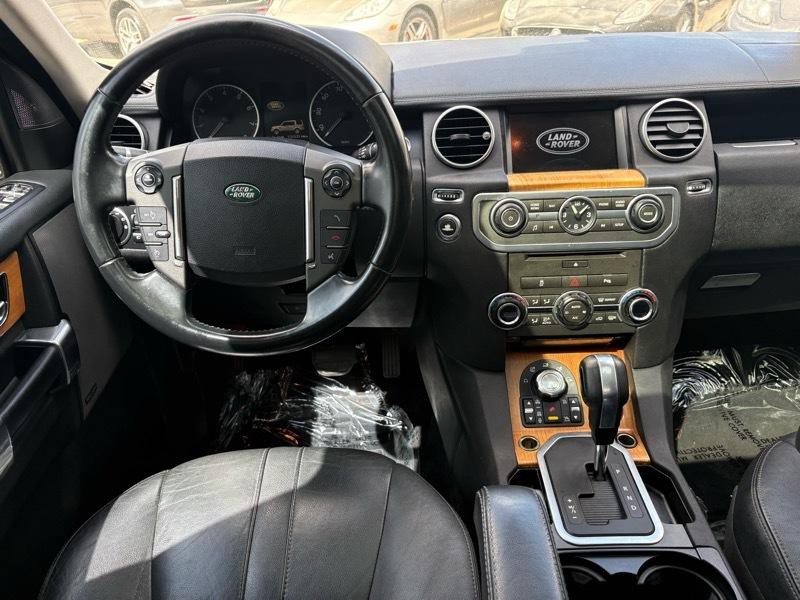 2012 Land Rover LR4 Image 11