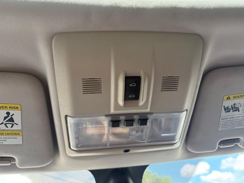 2012 Land Rover LR4 Image 21