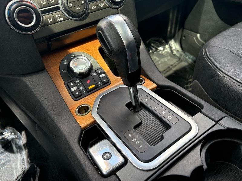 2012 Land Rover LR4 Image 30