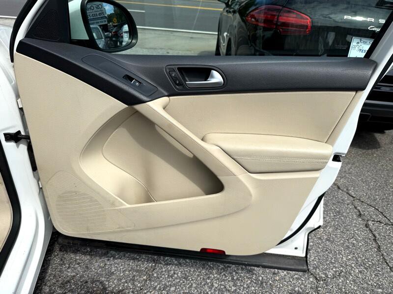 2012 Volkswagen Tiguan Image 16
