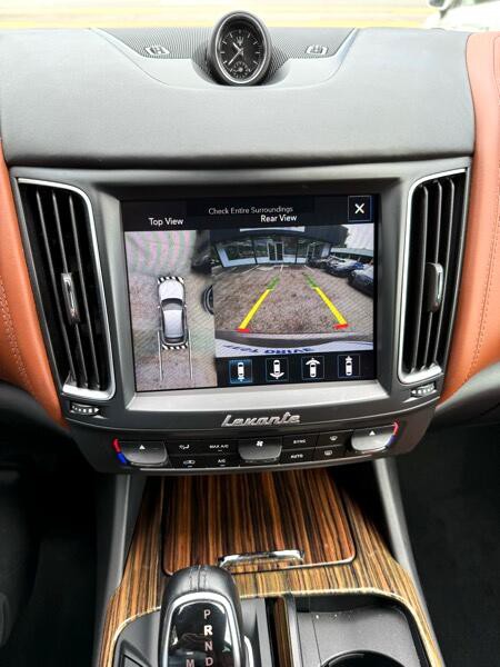 2017 Maserati Levante Image 11