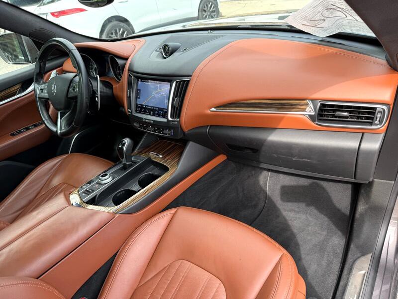 2017 Maserati Levante Image 25