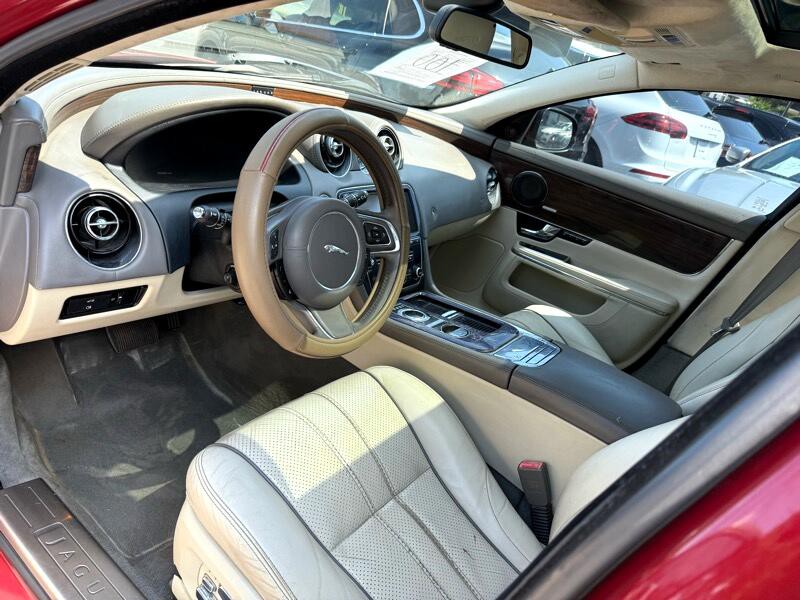 2011 Jaguar XJ Image 14