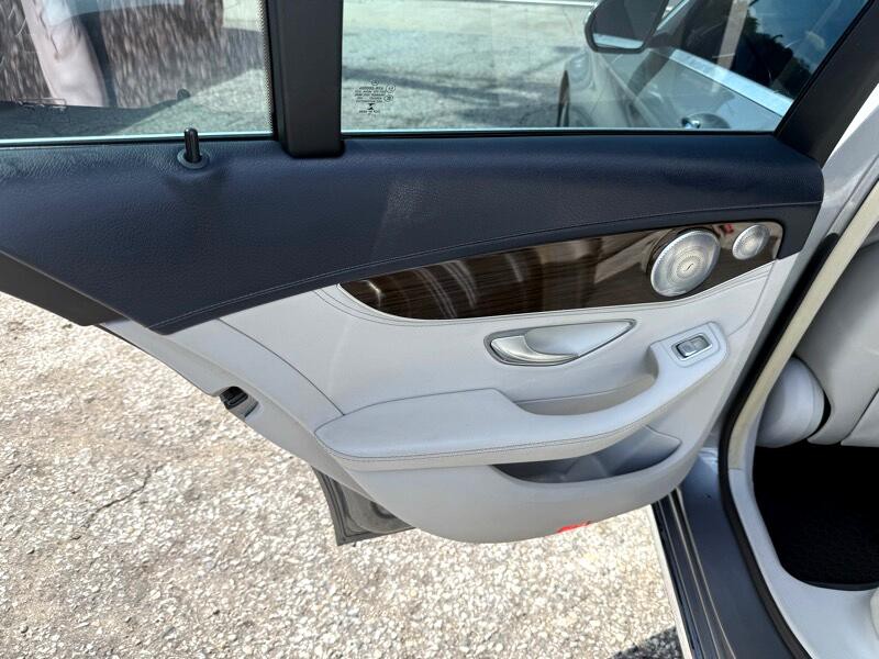 2015 Mercedes-Benz C-Class Image 14