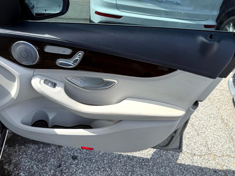 2015 Mercedes-Benz C-Class Image 17