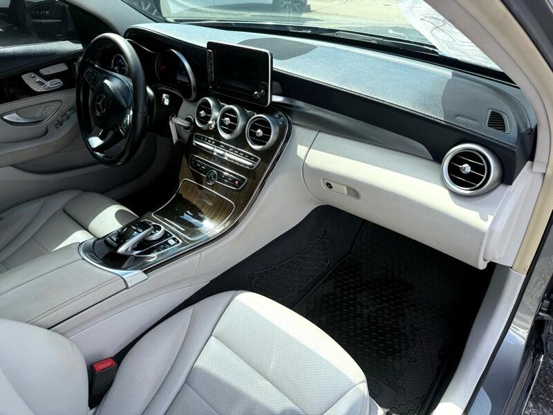 2015 Mercedes-Benz C-Class Image 18
