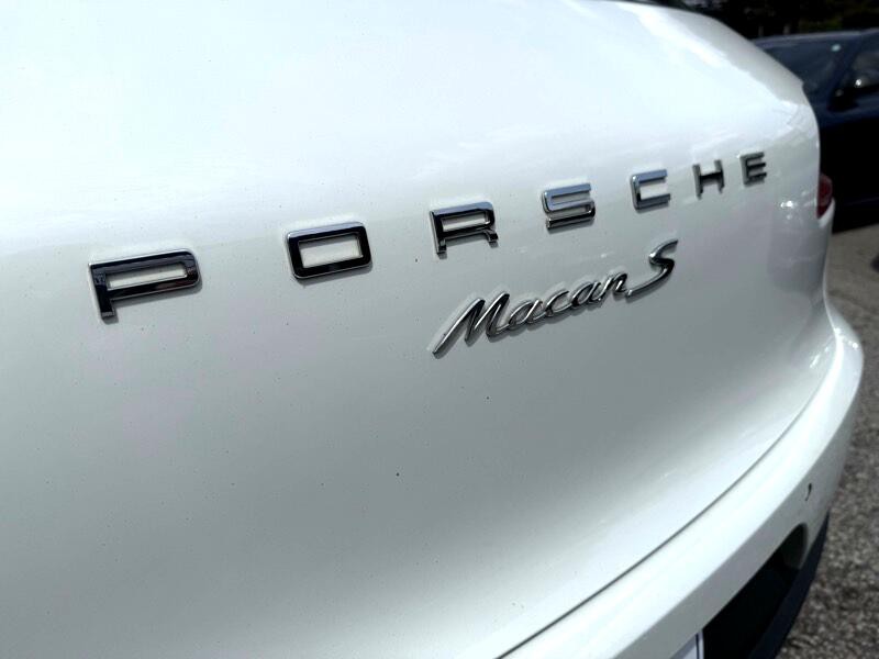 2015 Porsche Macan Image 27