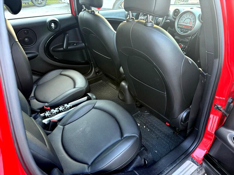 2011 MINI Countryman Image 25