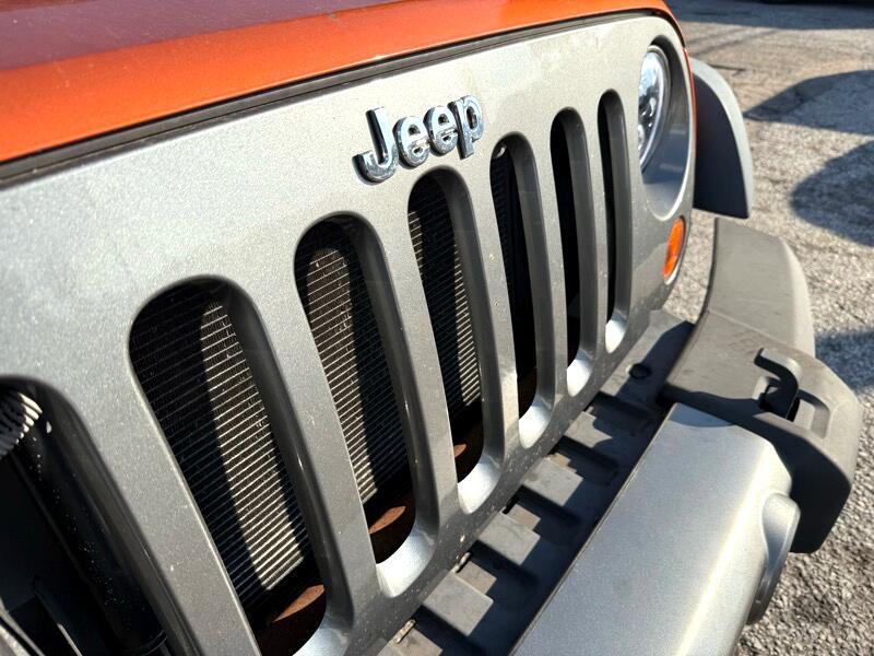 2010 Jeep Wrangler Image 21
