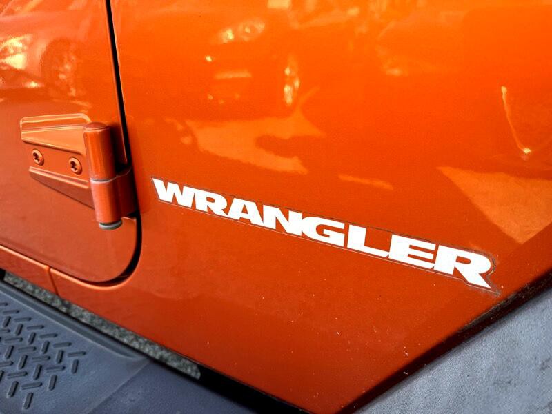2010 Jeep Wrangler Image 11