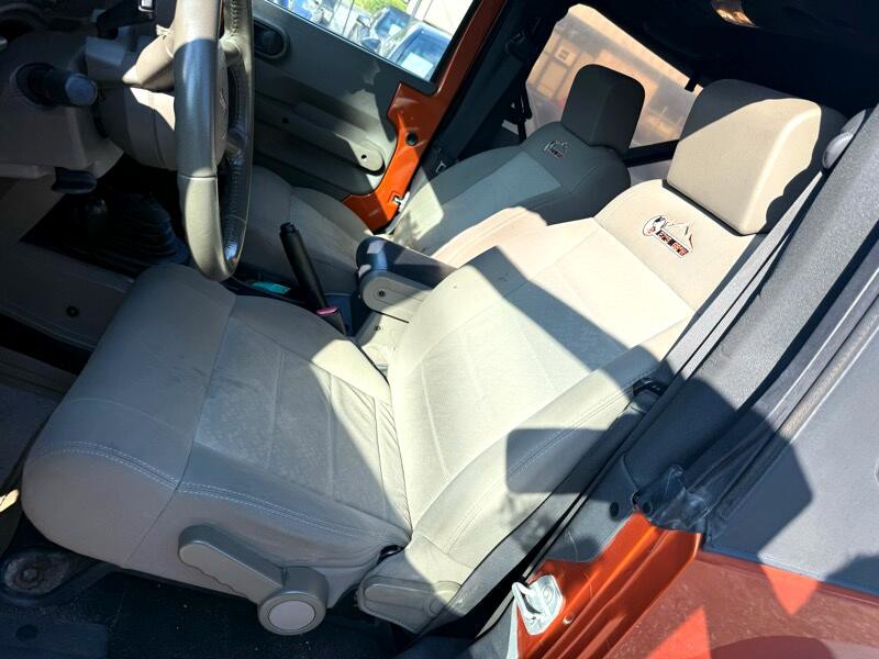 2010 Jeep Wrangler Image 15