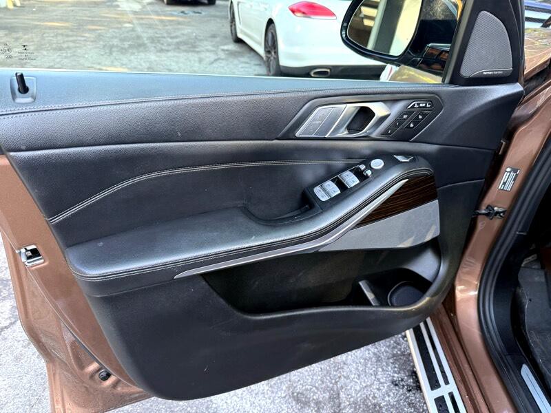 2019 BMW X7 Image 22