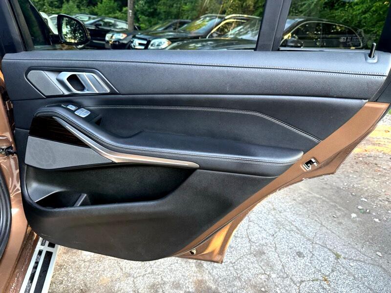 2019 BMW X7 Image 35