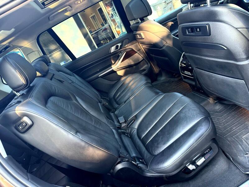2019 BMW X7 Image 37