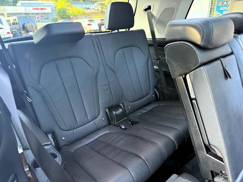 2019 BMW X7 Image 38