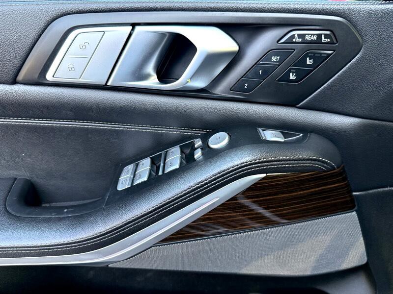 2019 BMW X7 Image 41