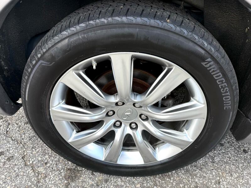 2014 INFINITI QX80 Image 7