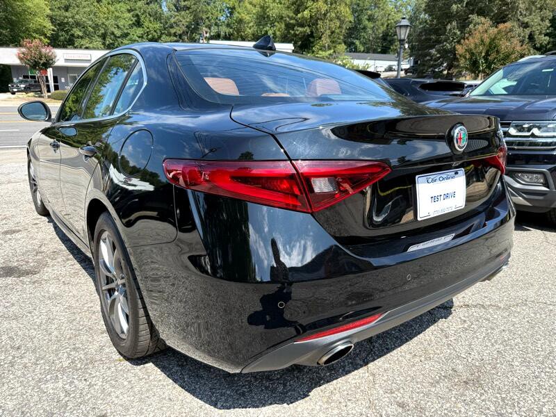 2018 Alfa Romeo Giulia Image 8