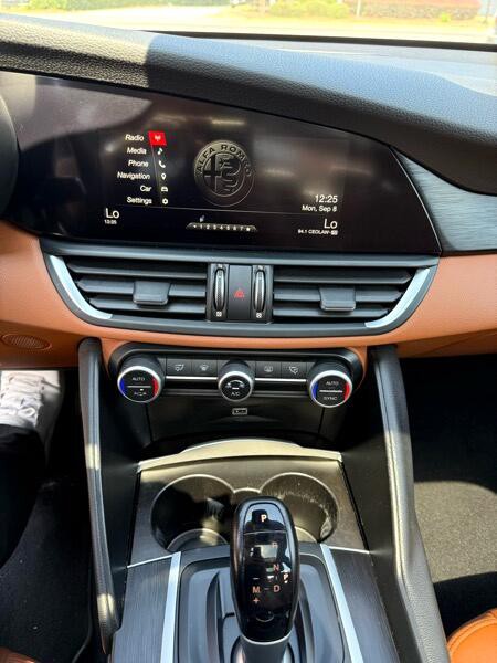 2018 Alfa Romeo Giulia Image 22