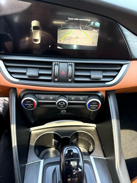 2018 Alfa Romeo Giulia Image 24