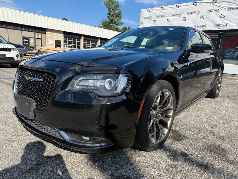 2016 Chrysler 300 Image 1