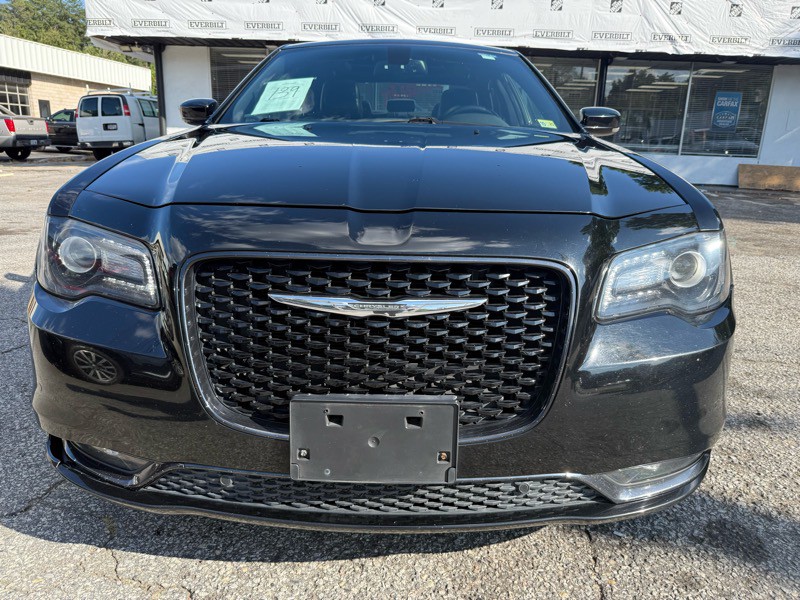 2016 Chrysler 300 Image 2