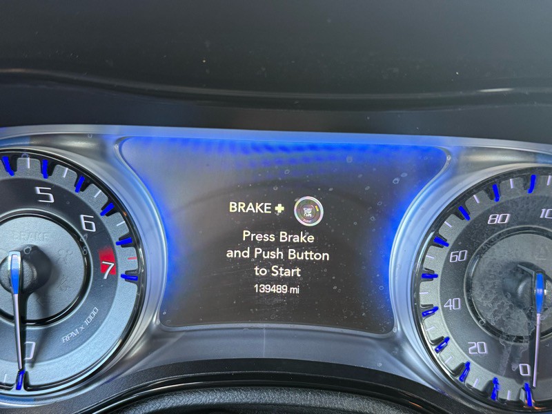 2016 Chrysler 300 Image 11