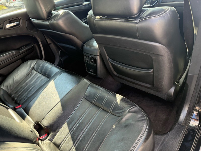 2016 Chrysler 300 Image 26