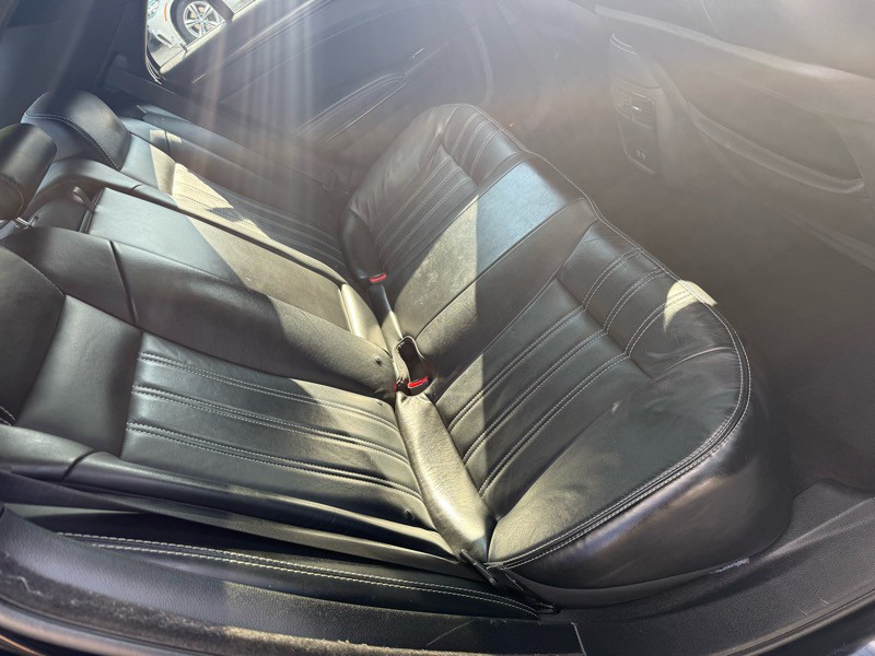 2016 Chrysler 300 Image 27