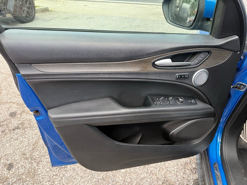 2018 Alfa Romeo Stelvio Image 14