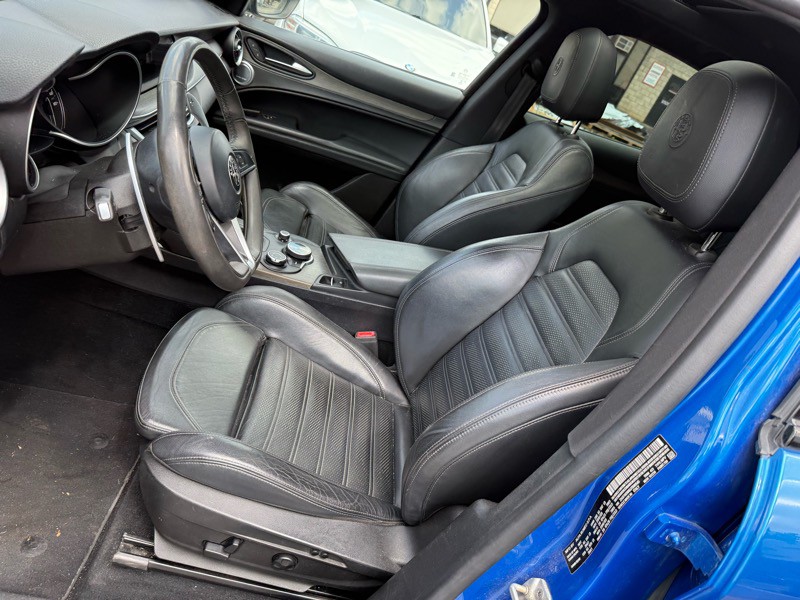 2018 Alfa Romeo Stelvio Image 16