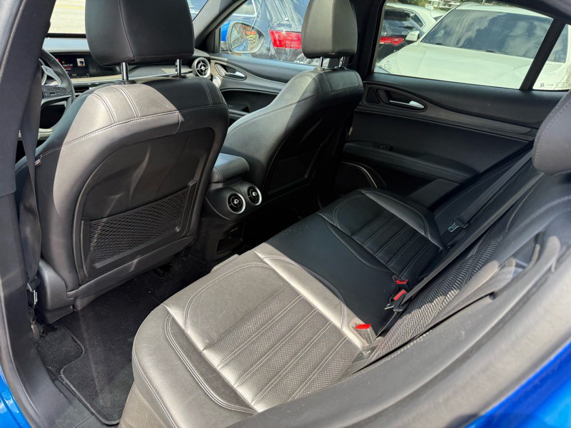 2018 Alfa Romeo Stelvio Image 18