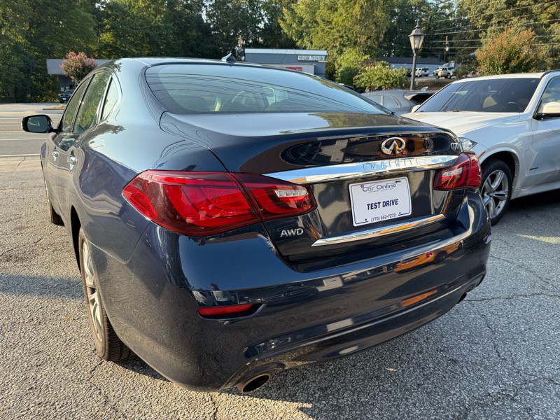 2015 INFINITI Q70 Image 8