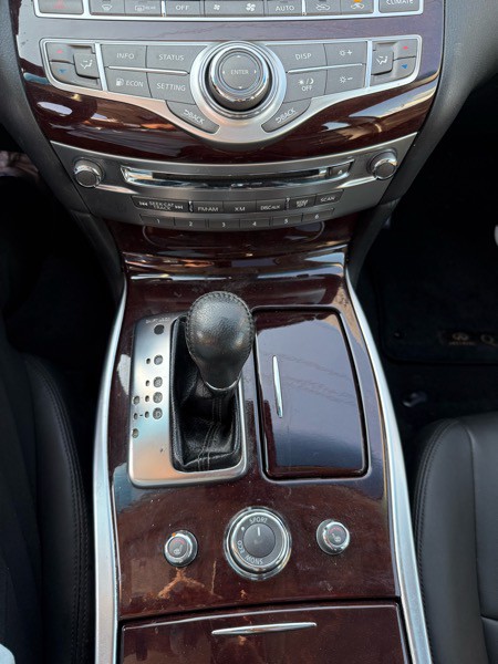 2015 INFINITI Q70 Image 10