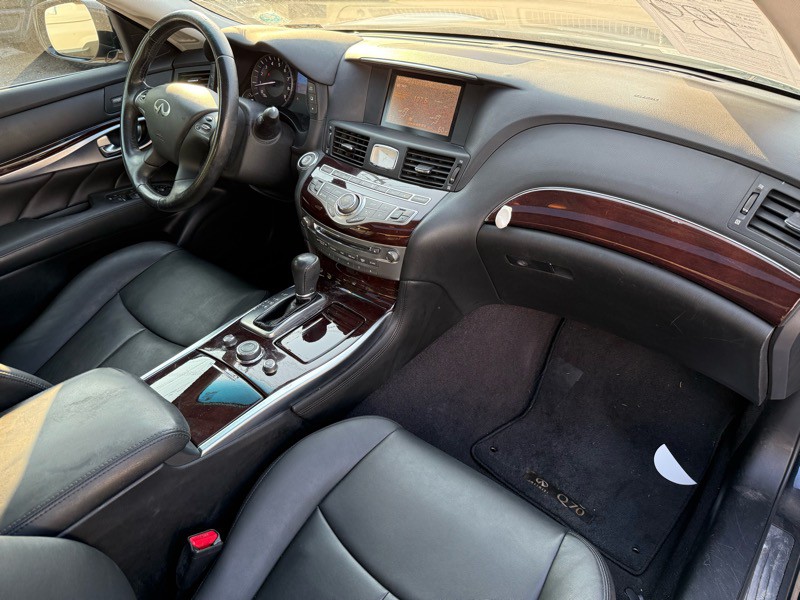 2015 INFINITI Q70 Image 22