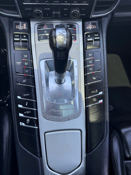 2010 Porsche Panamera Image 13