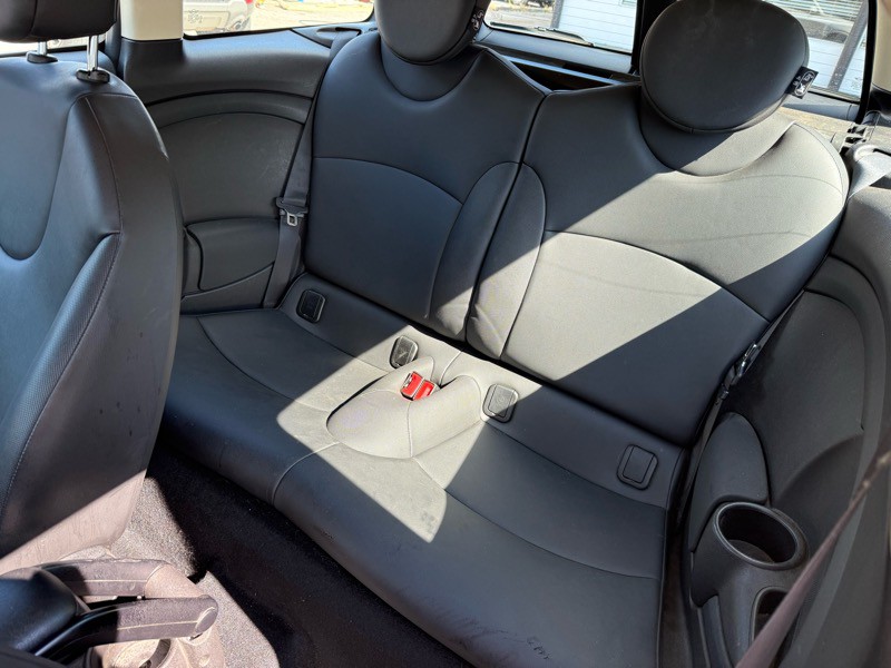 2013 MINI Cooper Clubman Image 16