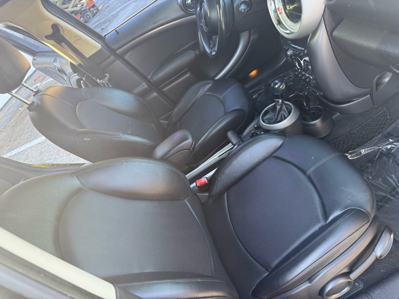 2012 MINI Countryman Image 18