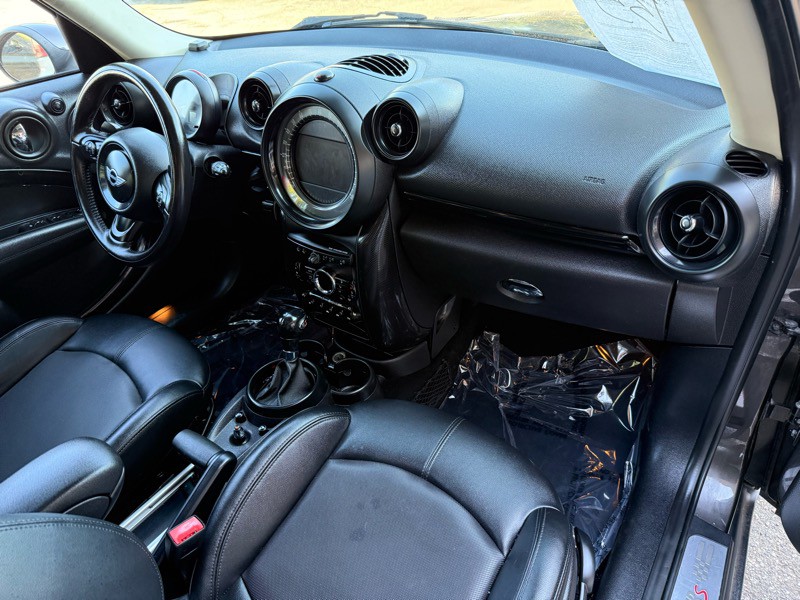 2015 MINI Countryman Image 22