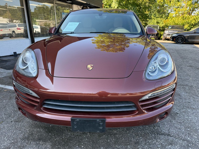 2011 Porsche Cayenne Image 2