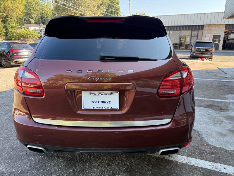 2011 Porsche Cayenne Image 6
