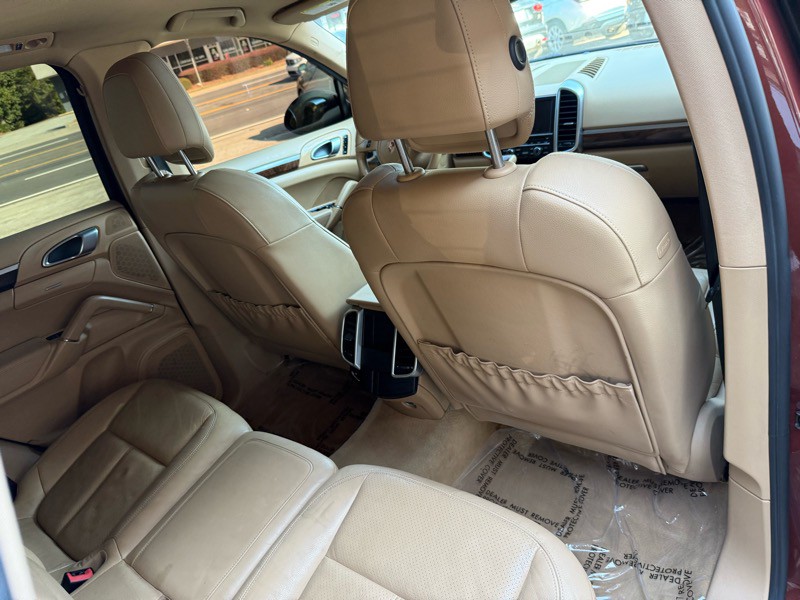 2011 Porsche Cayenne Image 25