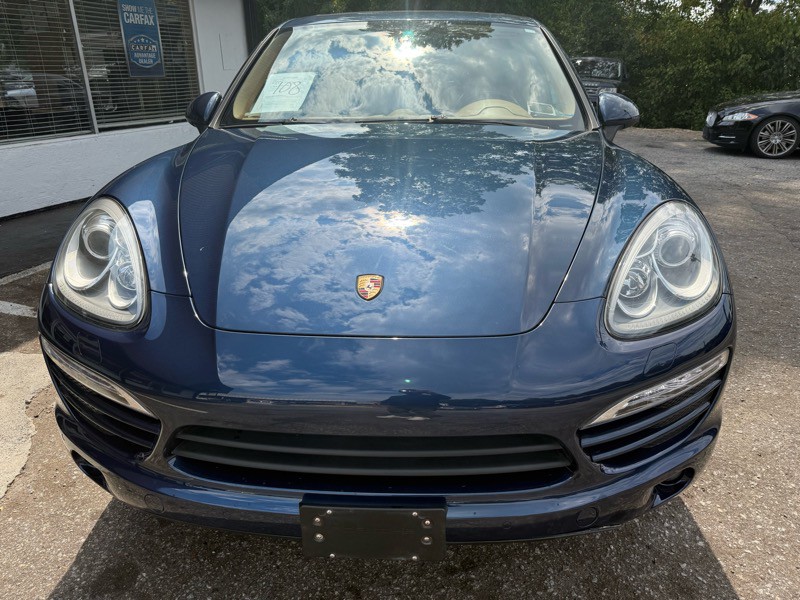 2014 Porsche Cayenne Image 2