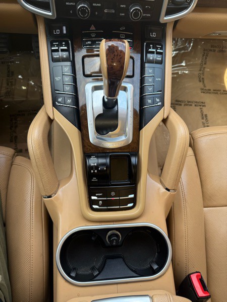 2014 Porsche Cayenne Image 11