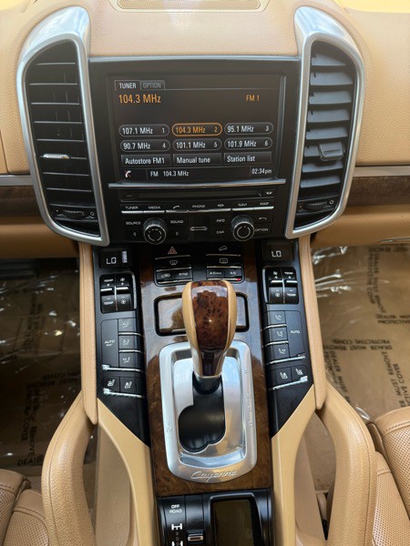2014 Porsche Cayenne Image 12