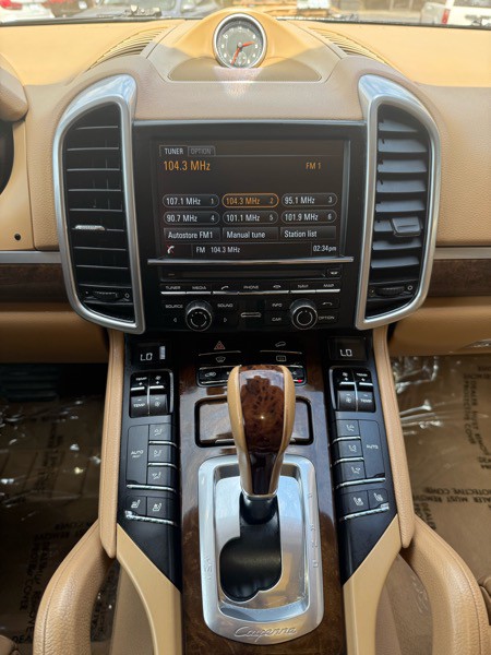 2014 Porsche Cayenne Image 13