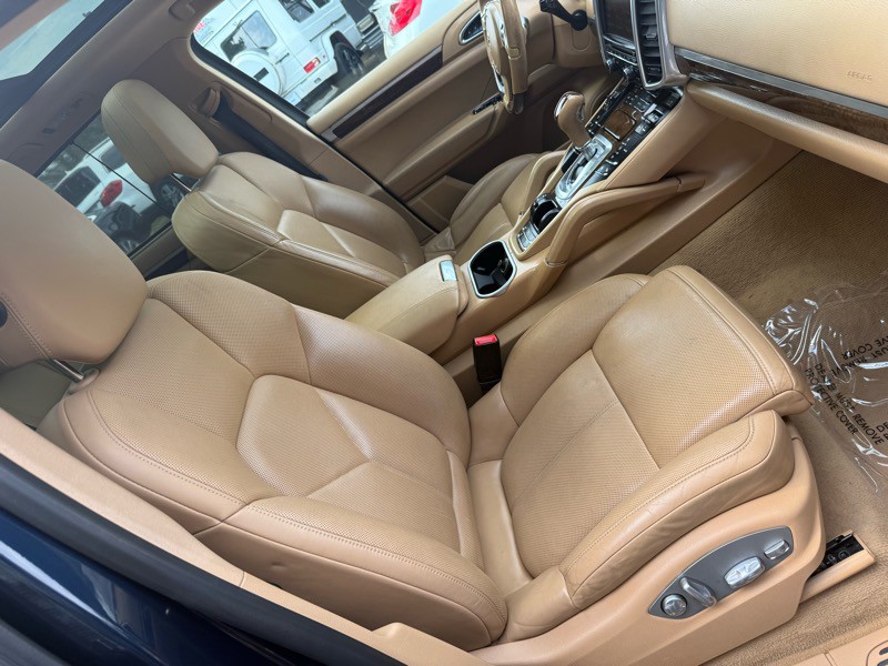 2014 Porsche Cayenne Image 25