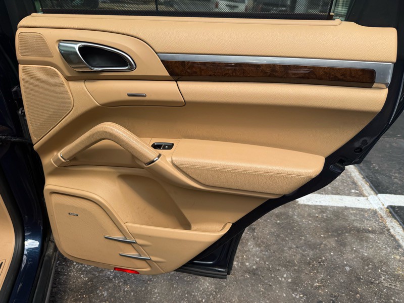 2014 Porsche Cayenne Image 26