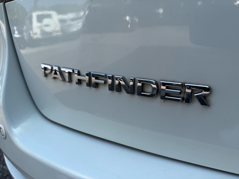 2013 Nissan Pathfinder Image 12